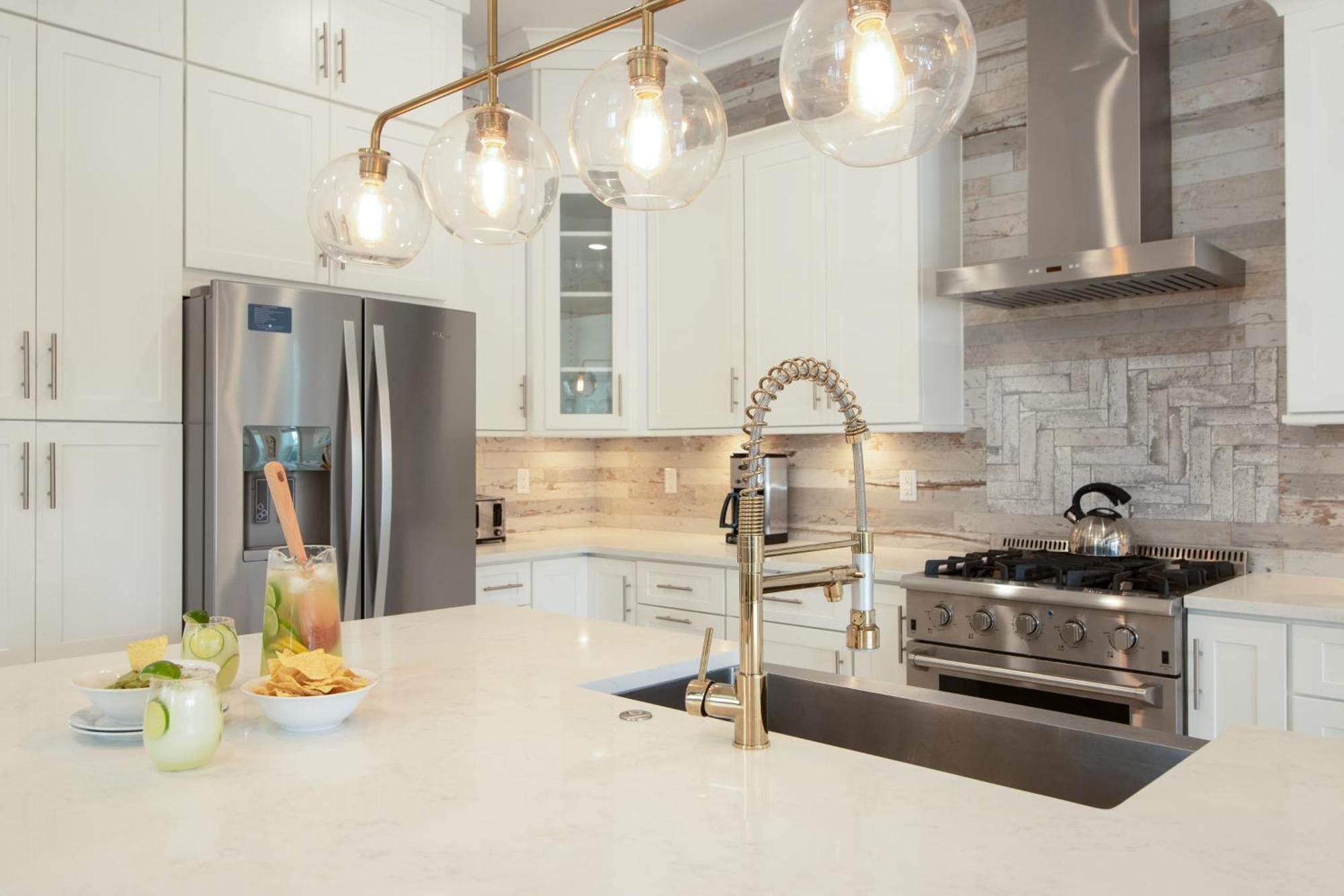 Edgewater By Avantstay Gorgeous Character Lakefront Home W Private Dock デスティン エクステリア 写真