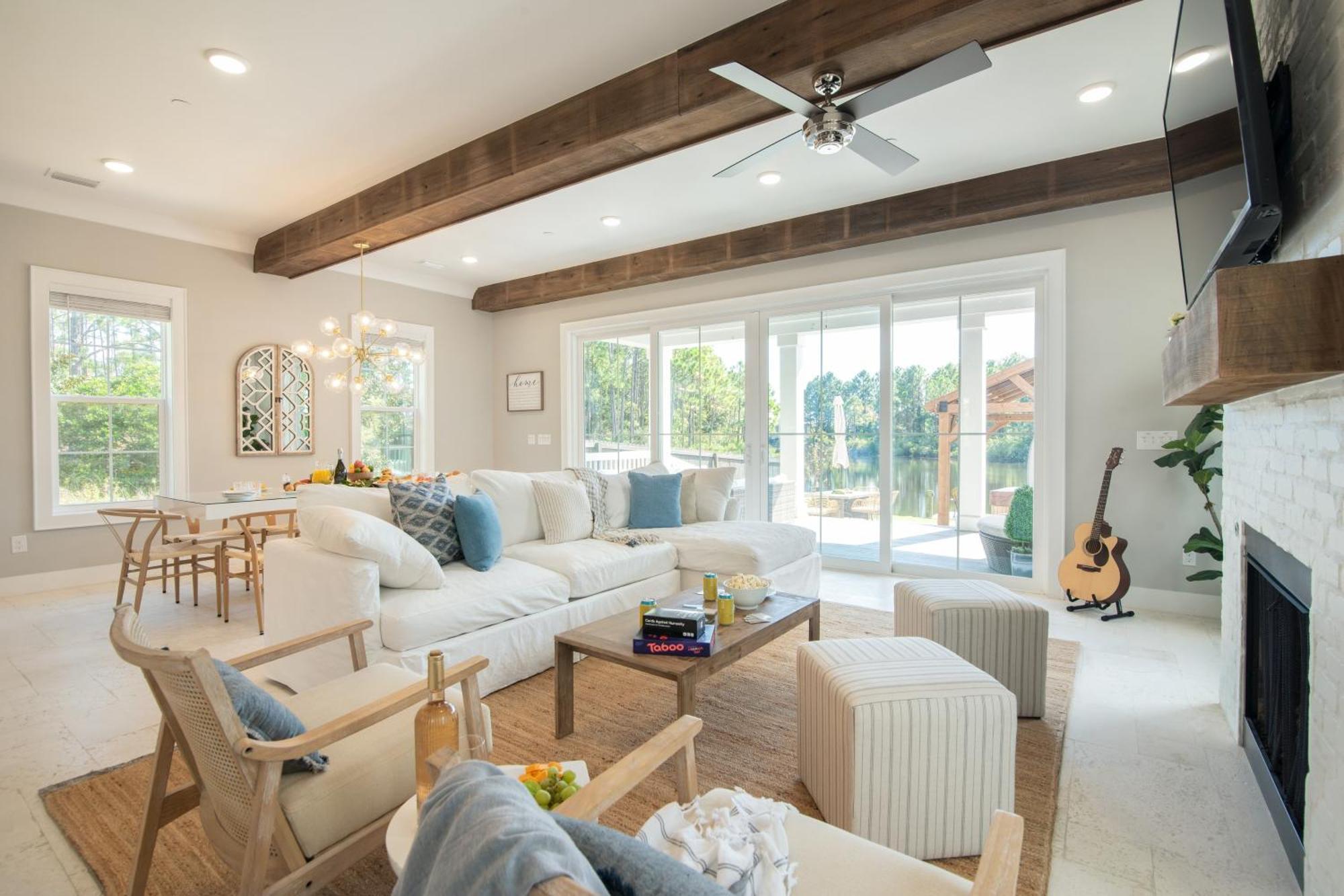 Edgewater By Avantstay Gorgeous Character Lakefront Home W Private Dock デスティン エクステリア 写真