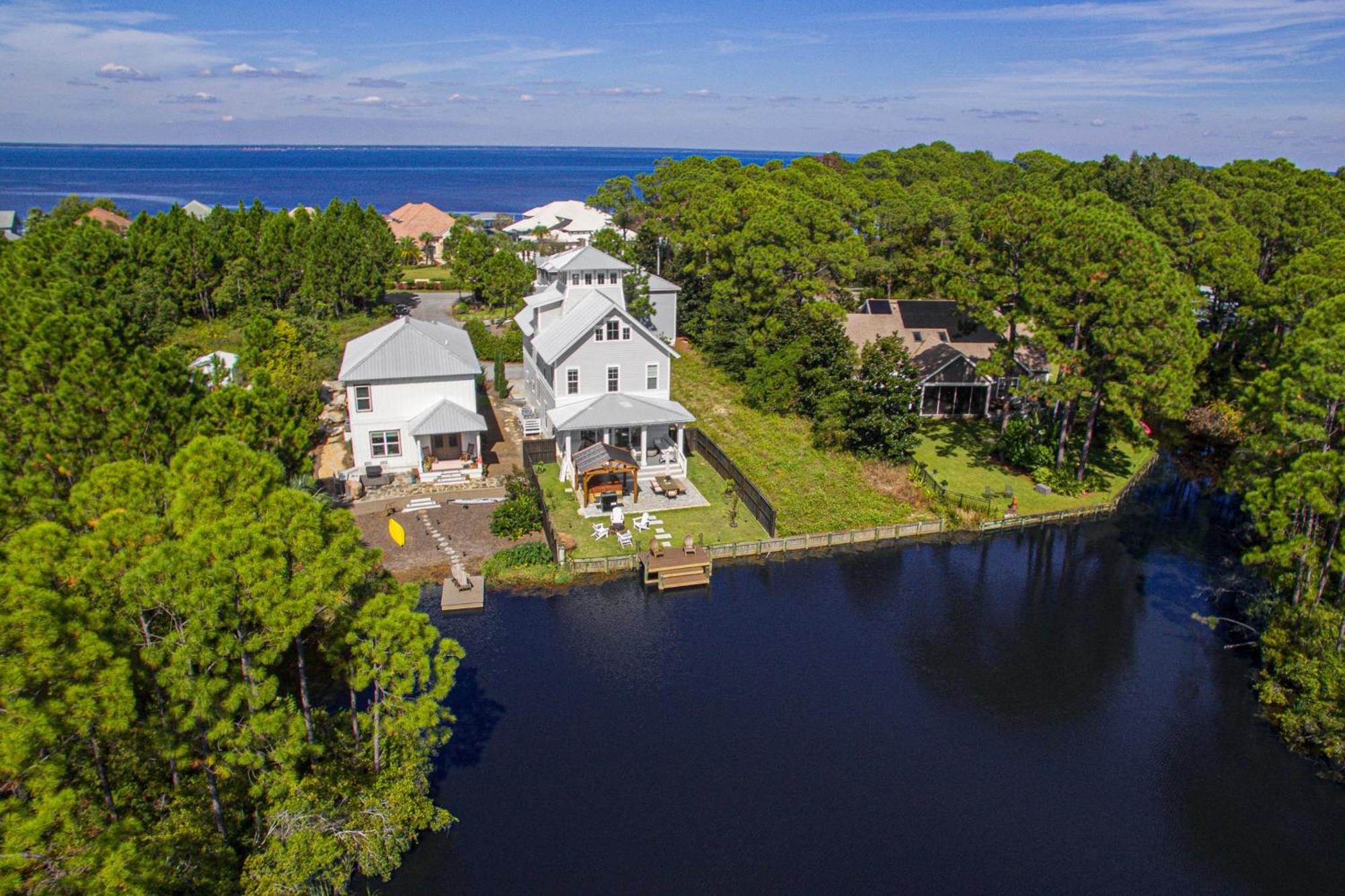 Edgewater By Avantstay Gorgeous Character Lakefront Home W Private Dock デスティン エクステリア 写真